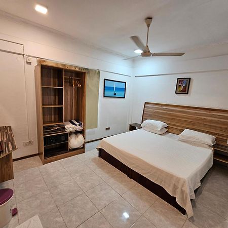 Batuta Maldives Surf View Hotel Thulusdhoo Exterior foto