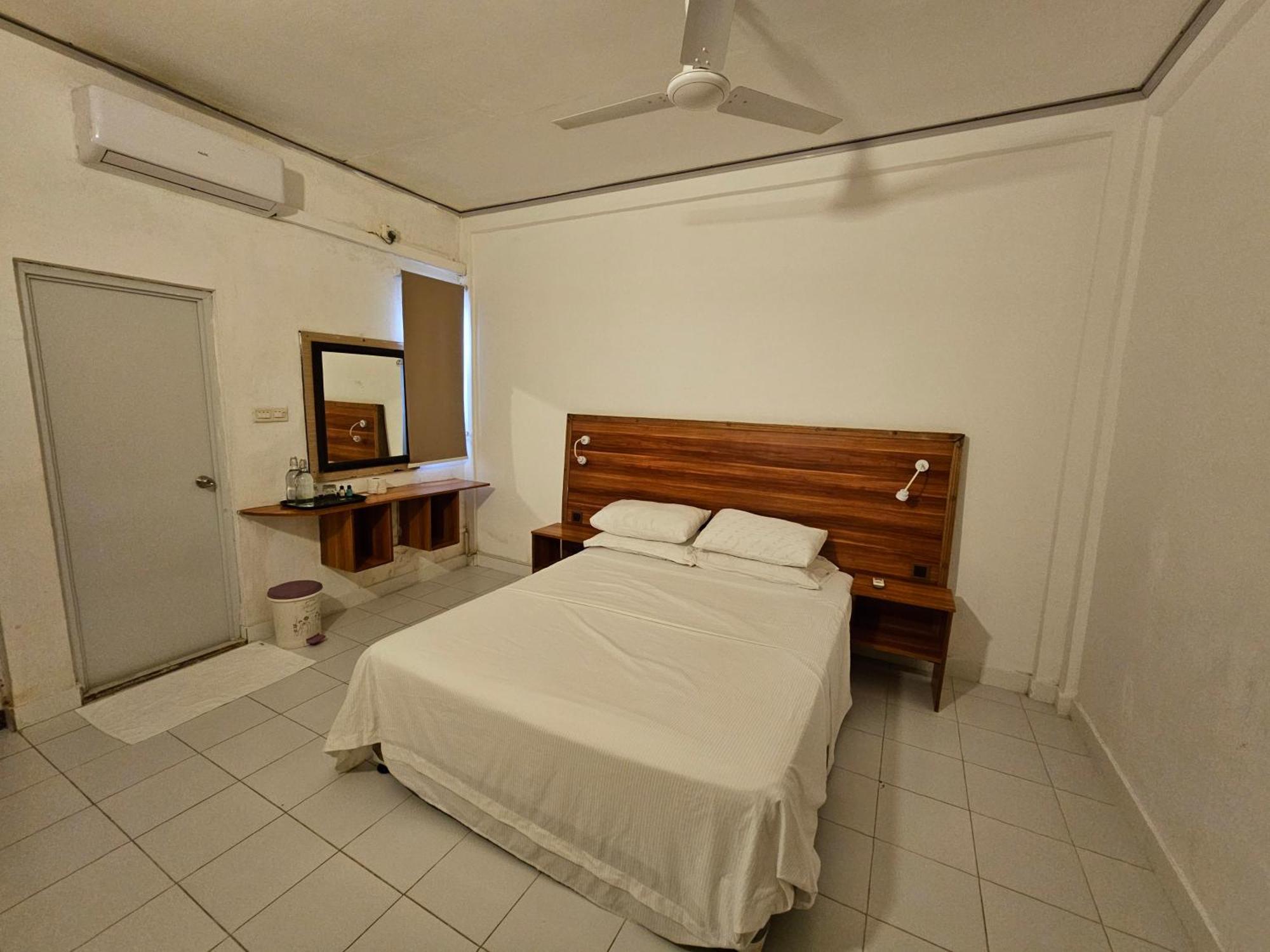 Batuta Maldives Surf View Hotel Thulusdhoo Cameră foto