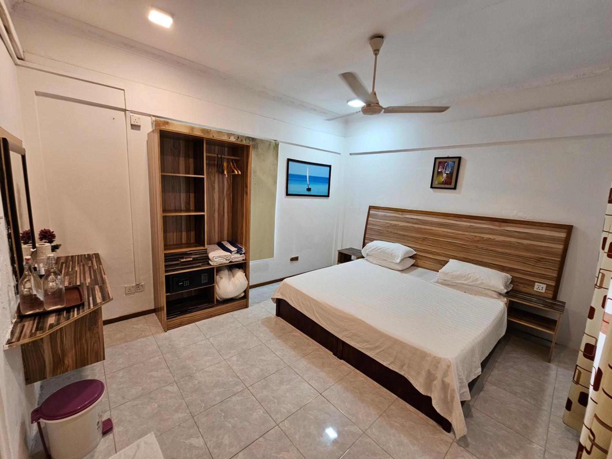 Batuta Maldives Surf View Hotel Thulusdhoo Exterior foto