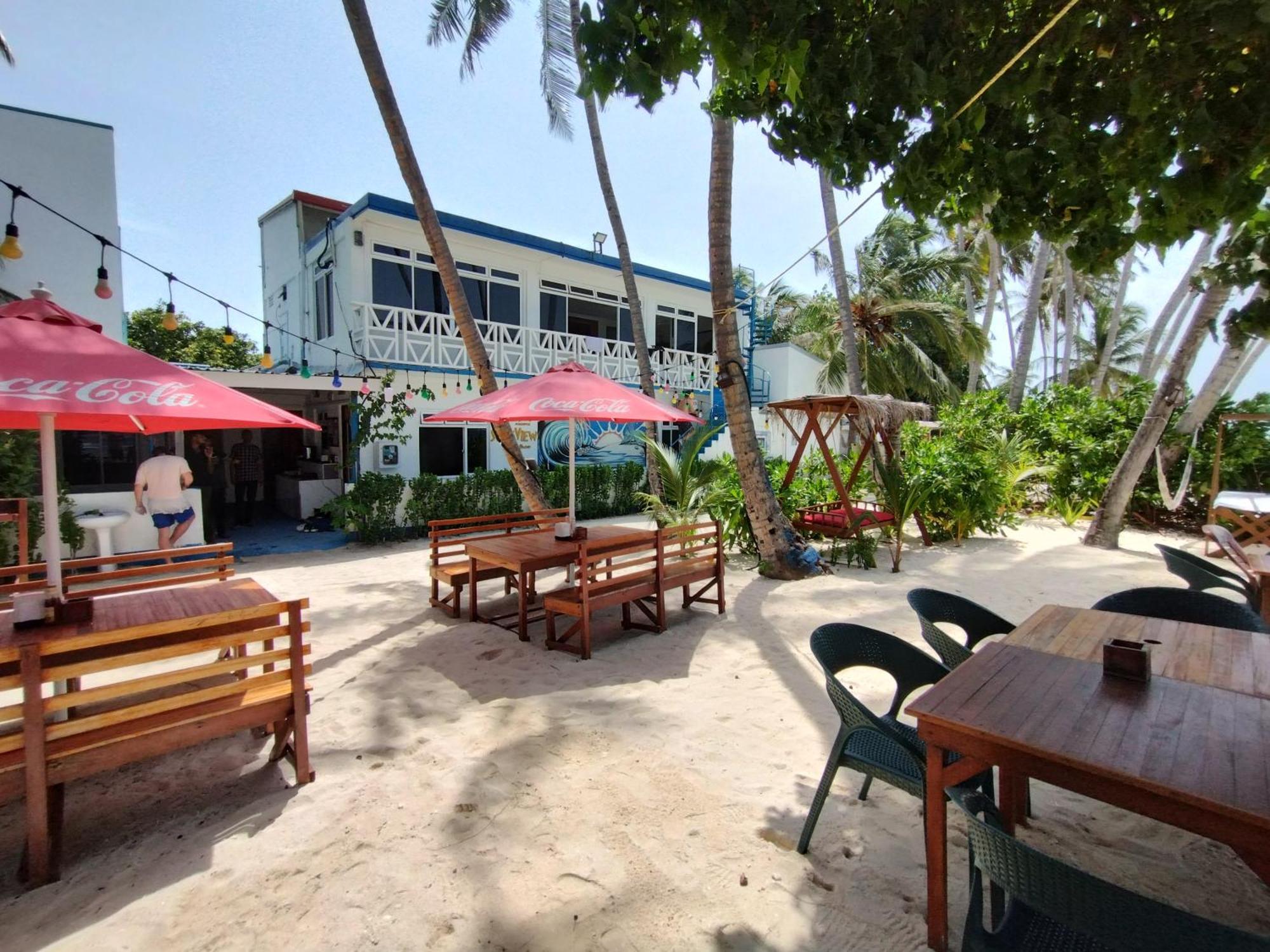Batuta Maldives Surf View Hotel Thulusdhoo Exterior foto